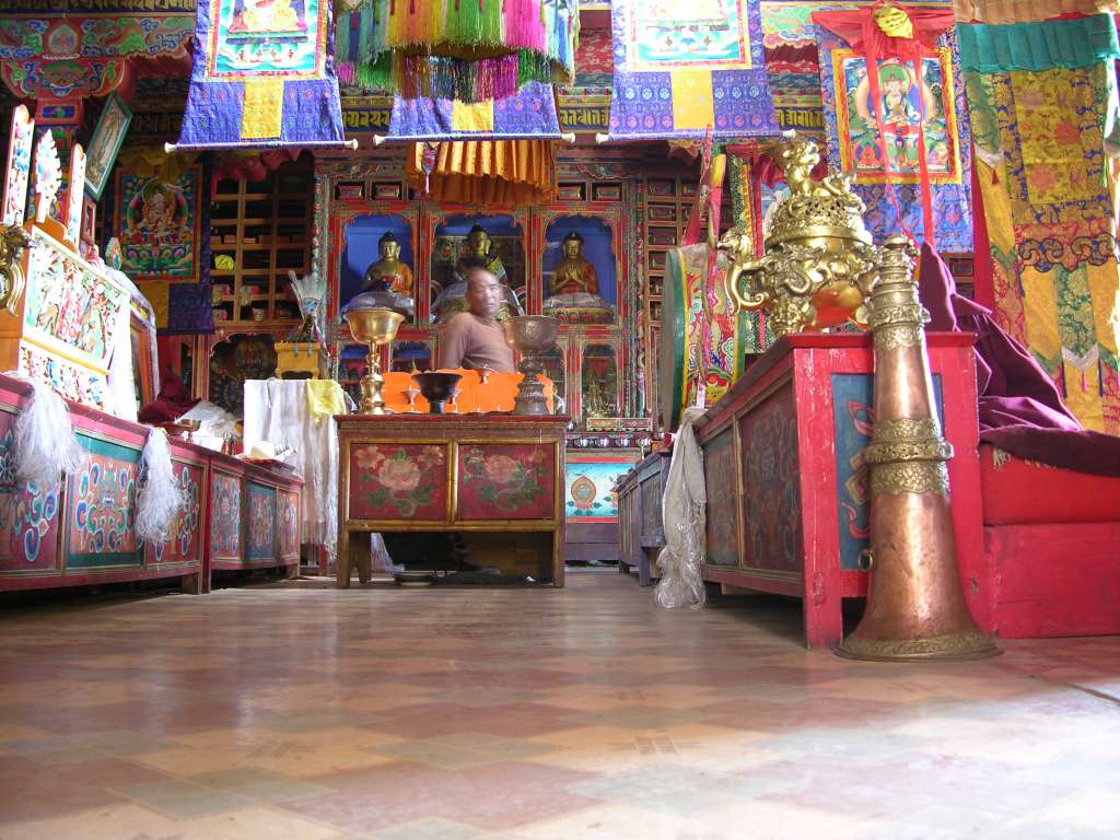 07 Thangka A thangka is an embroidered painting set inside a broad, coloured border that allows it to be easily rolled up and transported. Thangkas play an important role in Tibetan Buddhist rituals by providing support during the process of visualization